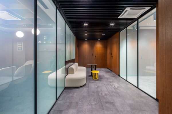 Mak Dom Holding S.A., Warszawa 