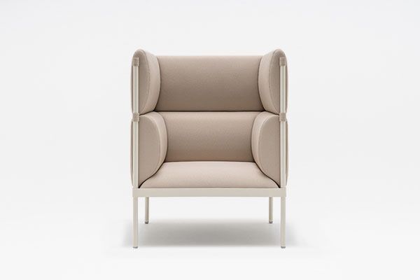 Stilt - fotel z oparciem wysokim