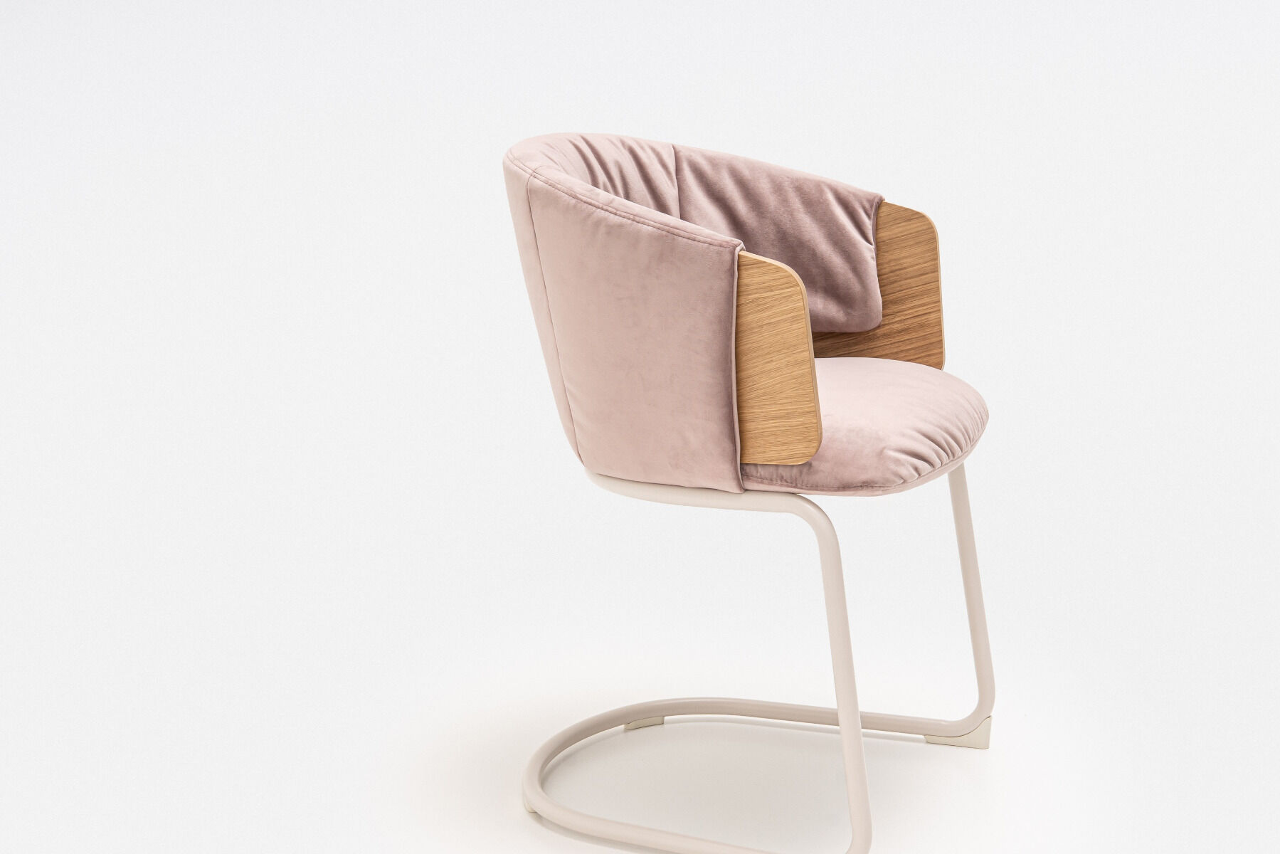 krzesło tapicerowane na płozie Collar