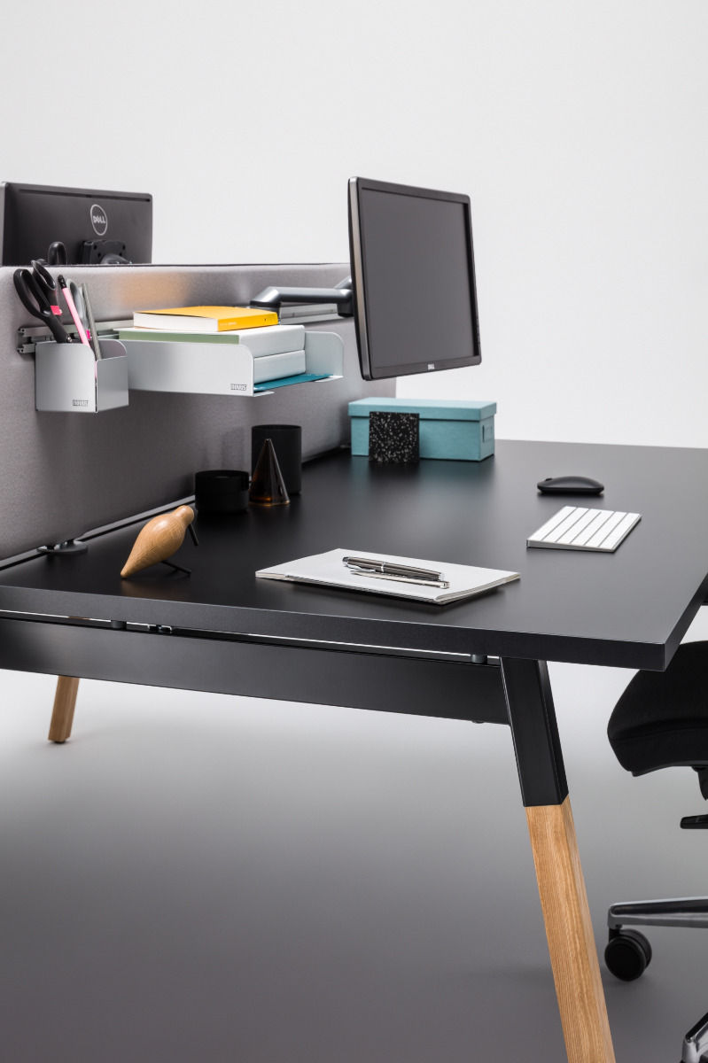 Ogi W bench