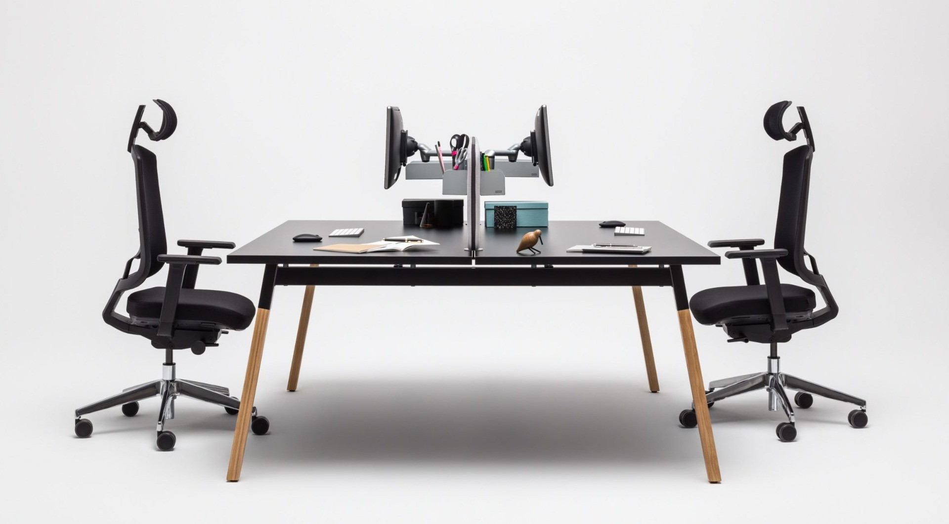 Ogi W bench