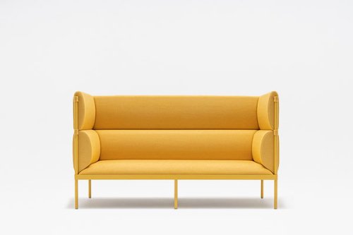Stilt sofa z wysokim oparciem